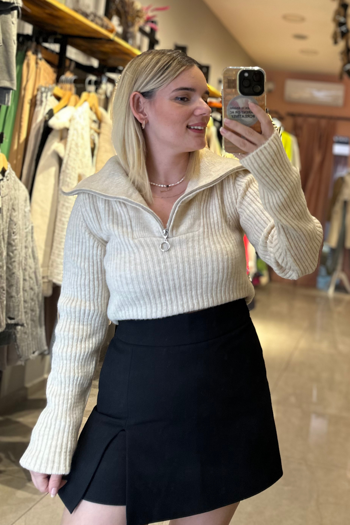 Yakası Fermuarlı Triko