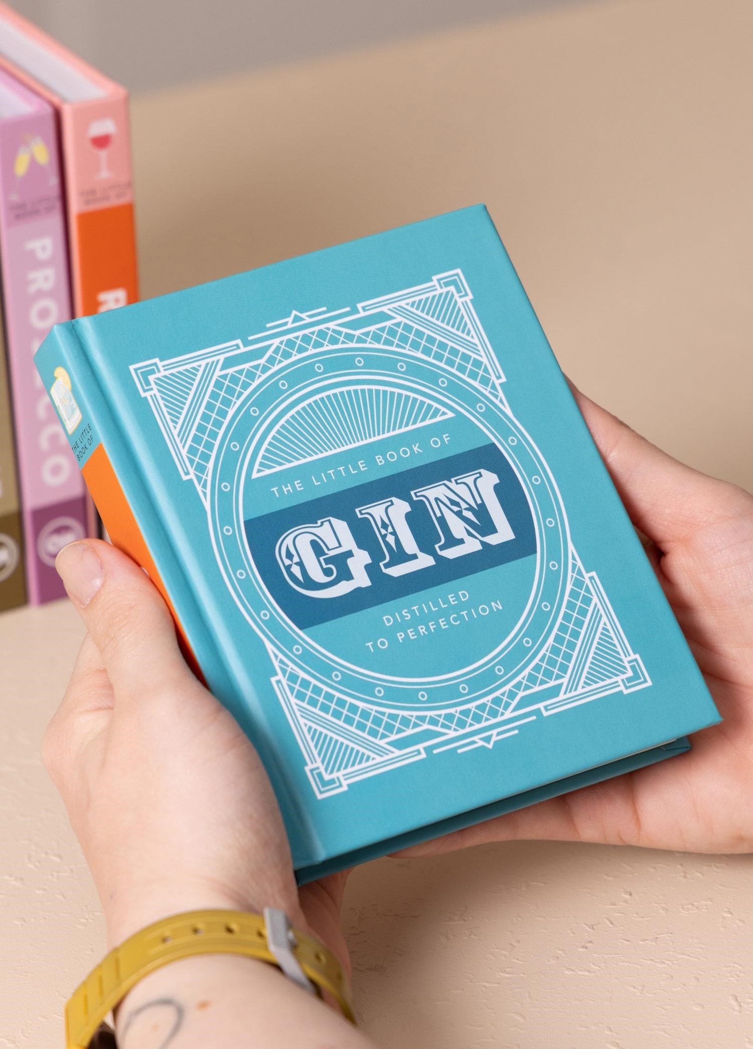 The Mia The Little Book of Gin A Kitap