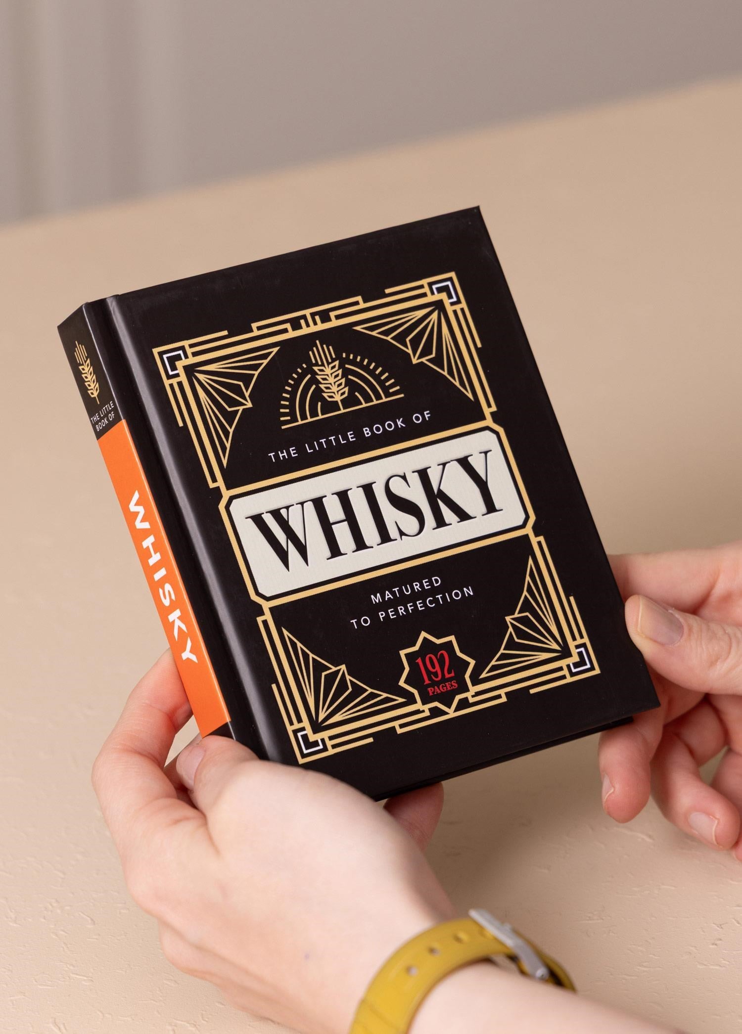 The Mia The Little Book of Whiskey A Kitap