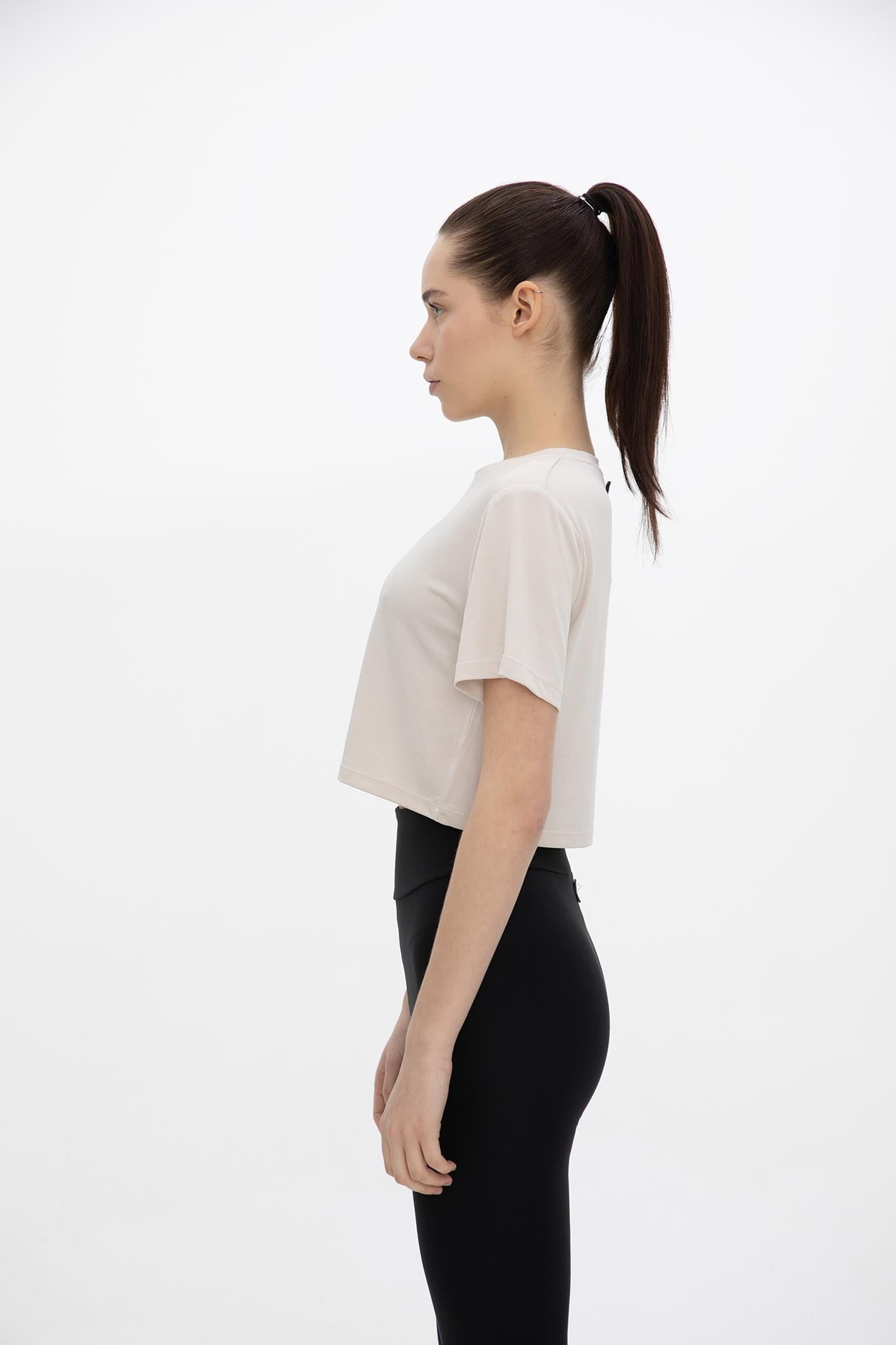 Oma Crop T Shirt Cloud Dancer M