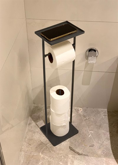 The Mia Tepsili Tuvalet Kağıdı Stand Siyah 54x15x12 cm