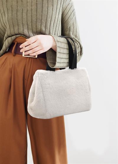 The Mia Peluş Çanta Beyaz 24x30 cm