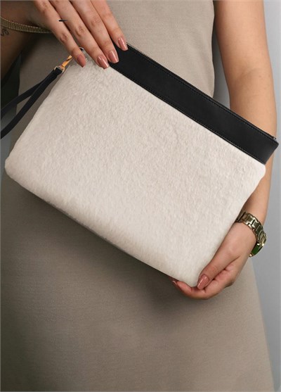 The Mia Peluş Clutch Çanta Beyaz 26x33 cm