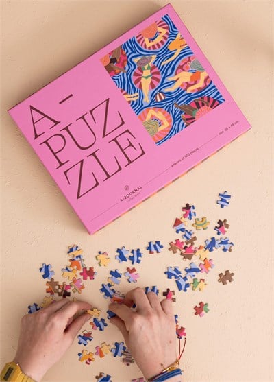 The Mia Havuz Partisi Temalı Puzzle