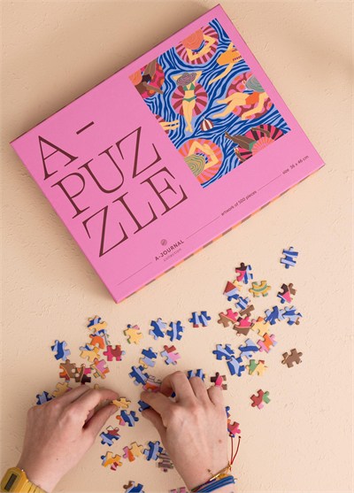 The Mia Havuz Partisi Temalı Puzzle