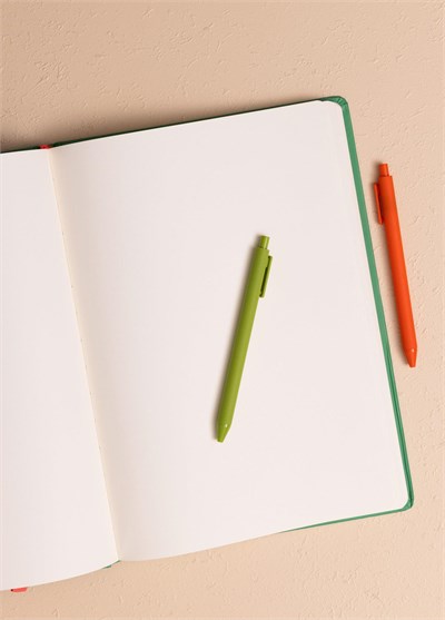 The Mia Retro Çiçek Motifli Defter Yeşil 21 x 30 cm