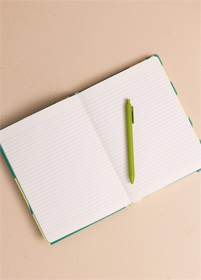 The Mia Yeşil Desenli Defter 16 x 21 cm