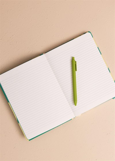 The Mia Yeşil Desenli Defter 16 x 21 cm