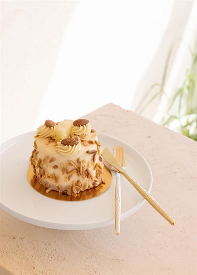 The Mia Limoges Ahşap Ayaklı Tabak Beyaz 21x7 cm