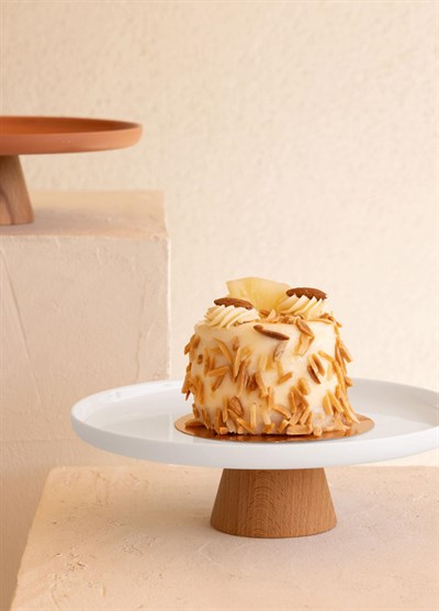 The Mia Limoges Ahşap Ayaklı Tabak Beyaz 21x7 cm