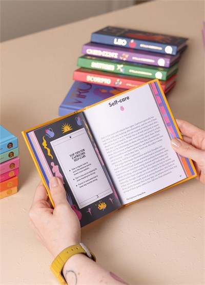 The Mia Capricorn Kitap