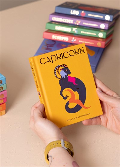 The Mia Capricorn Kitap