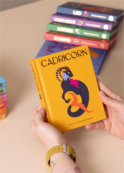 The Mia Capricorn Kitap