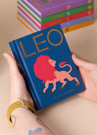 The Mia Leo Kitap