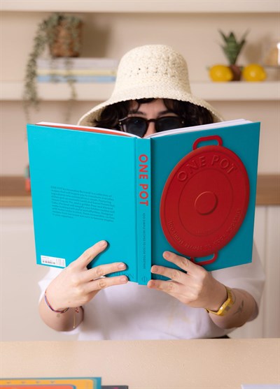 The Mia One Pot Kitap