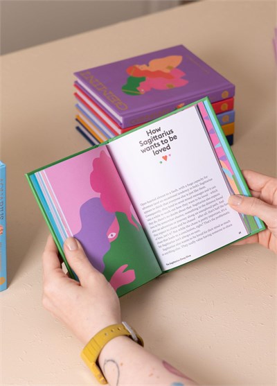 The Mia Sagittarius Kitap