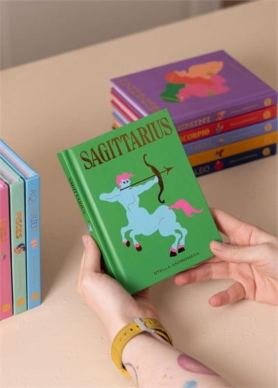 The Mia Sagittarius Kitap