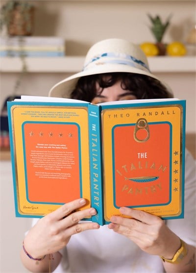 The Mia The Italian Pantry Kitap