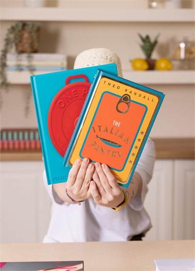 The Mia The Italian Pantry Kitap