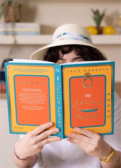 The Mia The Italian Pantry Kitap