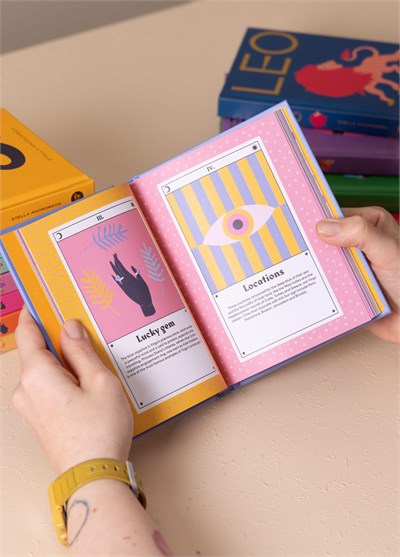 The Mia Virgo Kitap