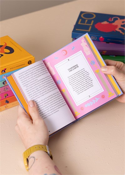 The Mia Virgo Kitap
