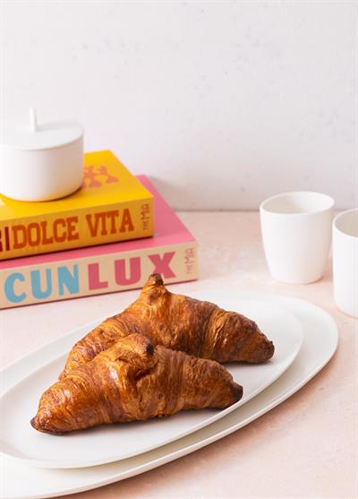 The Mia Cotta Limoges Oval Servis Beyaz 34x17 cm