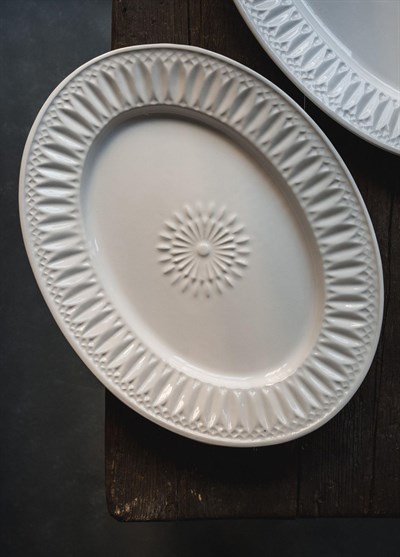 The Mia Grande Servis Tabağı Beyaz 50x37 cm