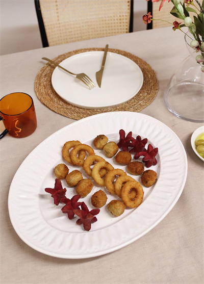 The Mia Grande Servis Tabağı Beyaz 41x31 cm