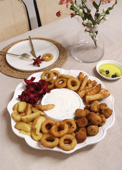 The Mia Grande Servis Tabağı Bölmeli Beyaz 39 cm