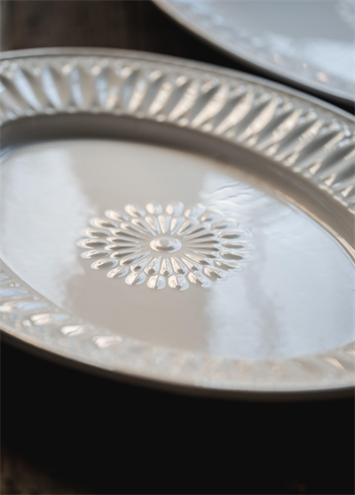 The Mia Grande Servis Tabağı Beyaz 50x37 cm