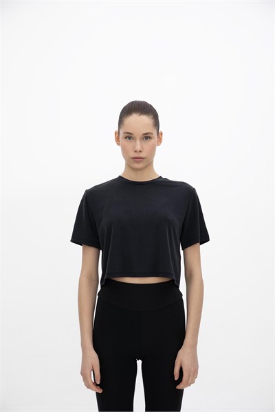 Oma Crop T Shirt Jet Black M