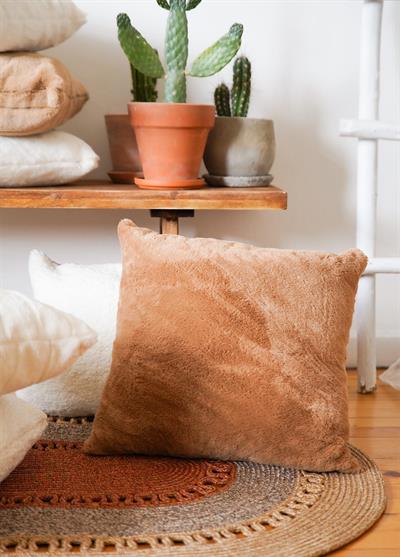 The Mia Peluş Kırlent Kahve 45x45 cm