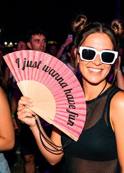 The Mia El Yelpazesi I Just wanna Have Fun