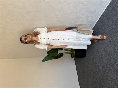 Düğmeli Kısa Kol Brode Elbise Beyaz- 1050