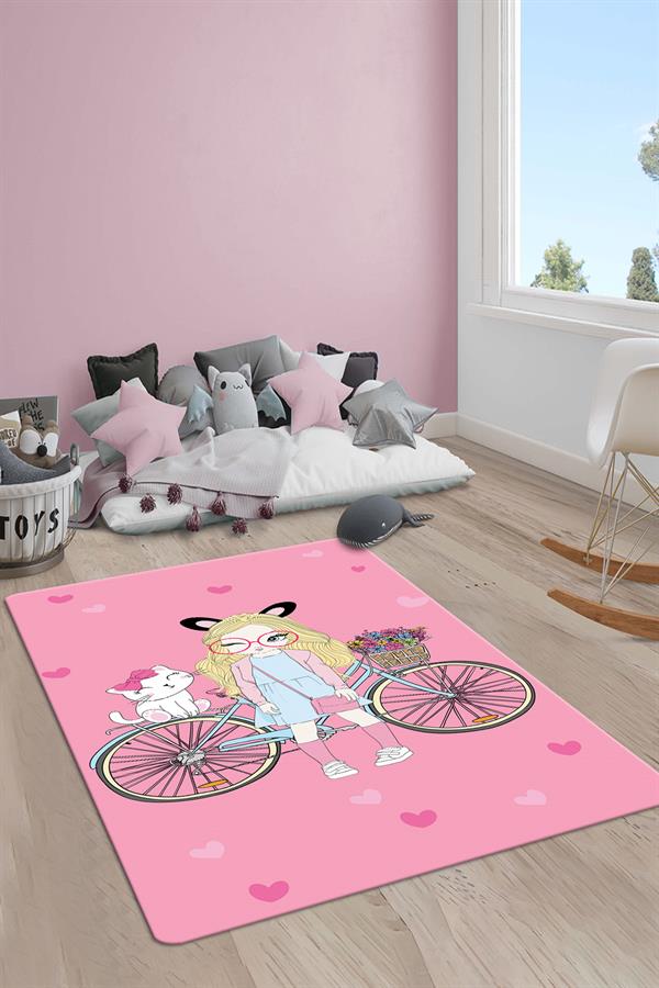 Kaymaz Taban Yıkanabilir Kız ve Kedi Desenli Çocuk Halısı