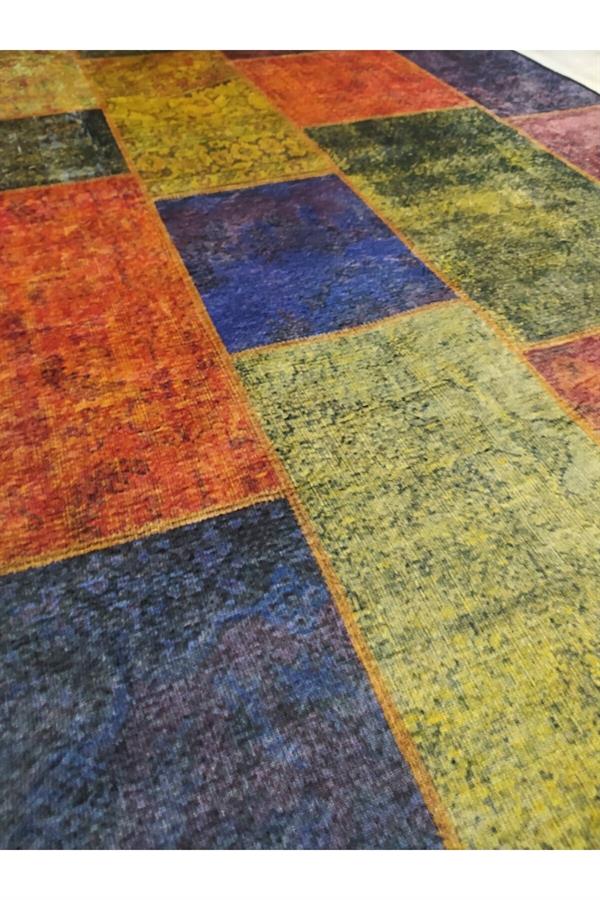 Kaymaz Tabanlı Yıkanabilir Karabağ Kilim Desenli Dokuma Taban Halı