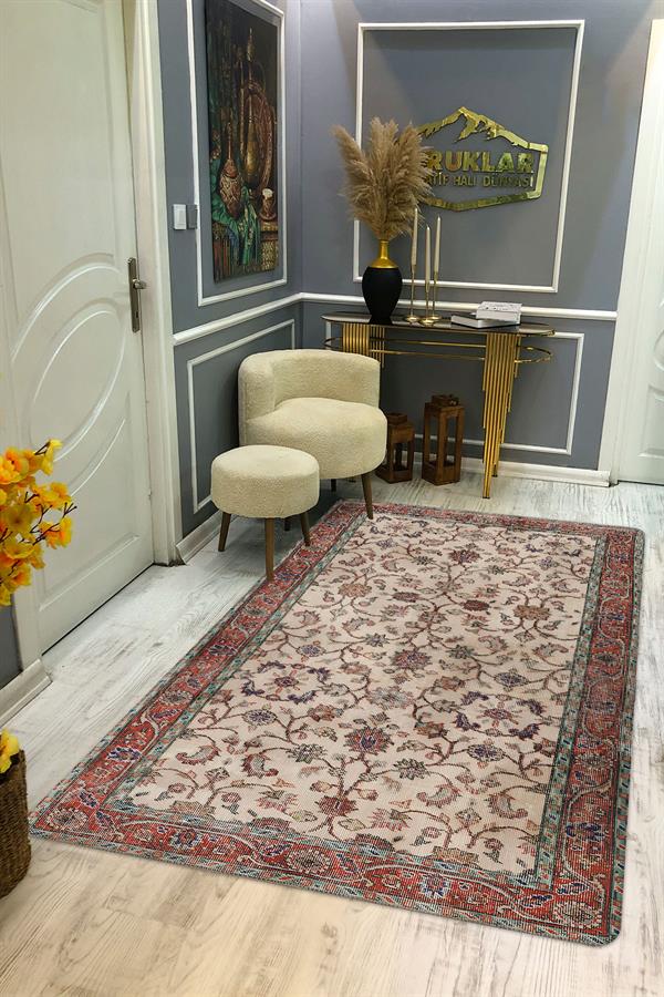 Klasik Desenli Kırmızı Çerçeveli Kaymaz Taban Yıkanabilir Leke Tutmaz Dot Taban Halı