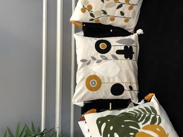 Nakışlı Püsküllü Dekoratif Kırlent Kılıfı Takımı 43x43cm 4 Parça NKK006-K