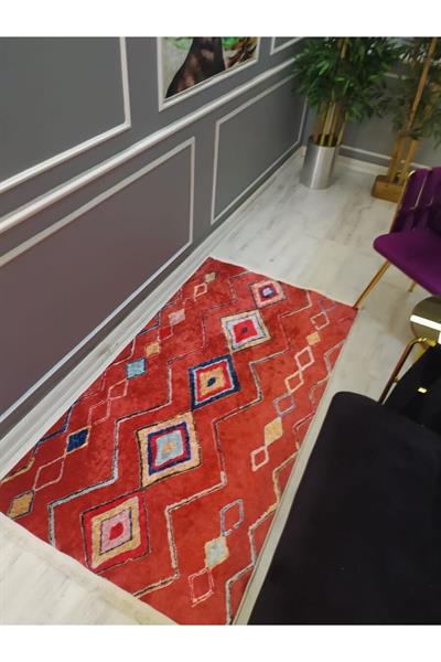 Kaymaz Tabanlı Yıkanabilir Kırmızı Kilim Desenli Dokuma Taban Halı