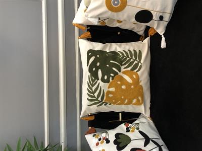 Nakışlı Püsküllü Dekoratif Kırlent Kılıfı Takımı 43x43cm 4 Parça NKK006-K