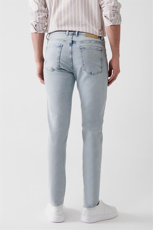 Açık Mavi Eskitme Yıkama Jean Pantolon