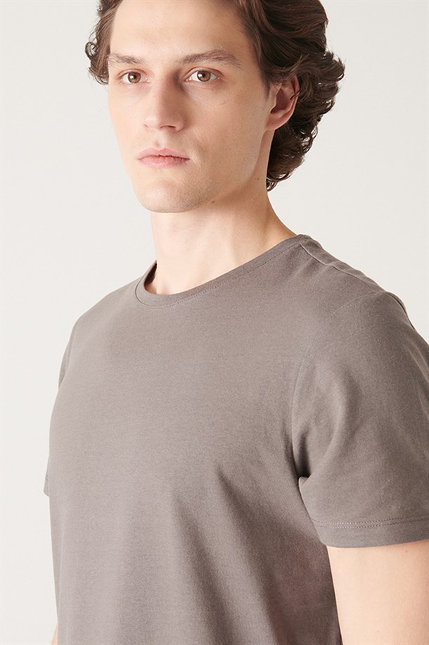 Bisiklet Yaka Düz T-Shirt