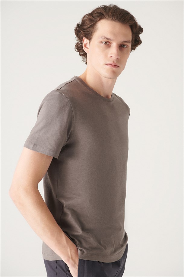 Bisiklet Yaka Düz T-Shirt