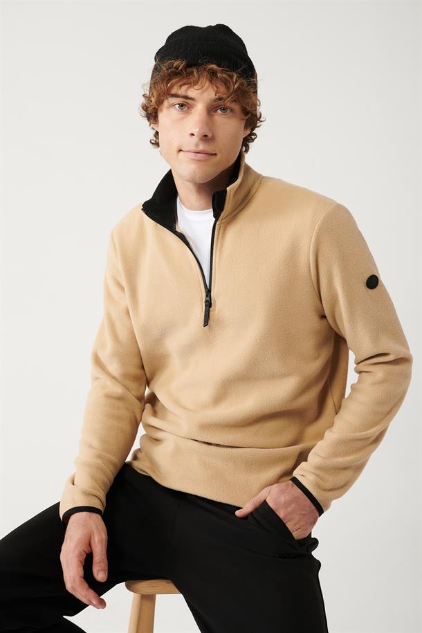 Bej Dik Yaka Soğuğa Dayanıklı Yarım Fermuarlı Regular Fit Standart Kesim Polar Sweatshirt
