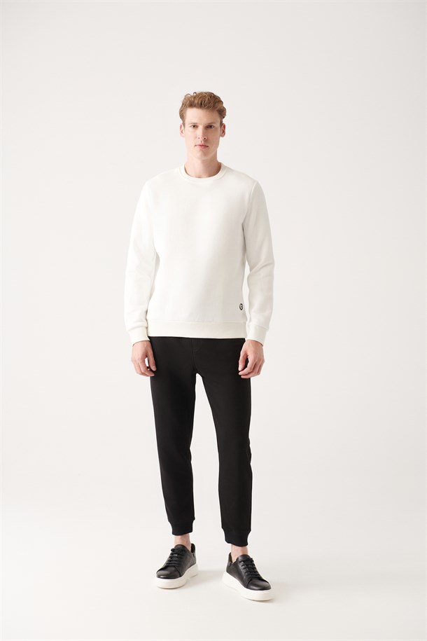 Beyaz Bisiklet Yaka Şardonlu 3 İplik Pamuklu Sweatshirt