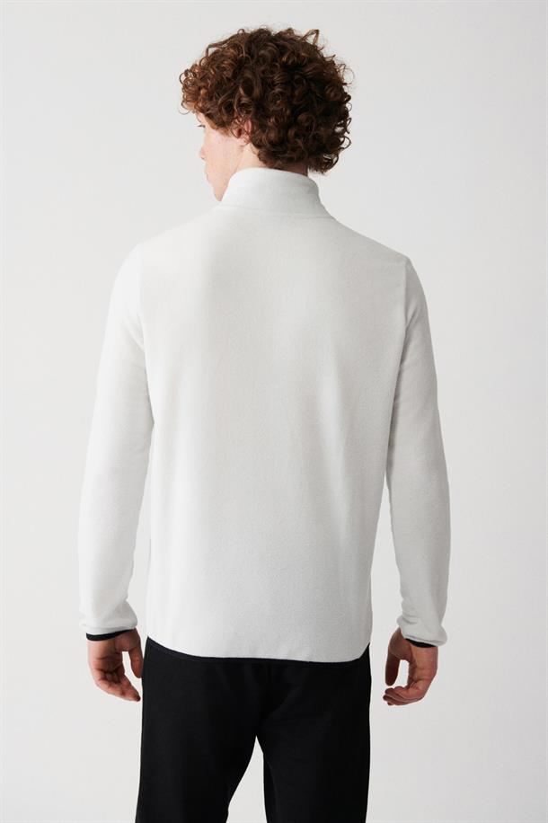 Beyaz Dik Yaka Basic Yarım Fermuarlı Polar Sweatshirt
