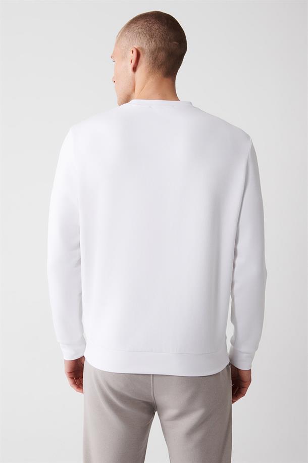 Beyaz İnterlok Kumaş Bisiklet Yaka Baskılı Sweatshirt