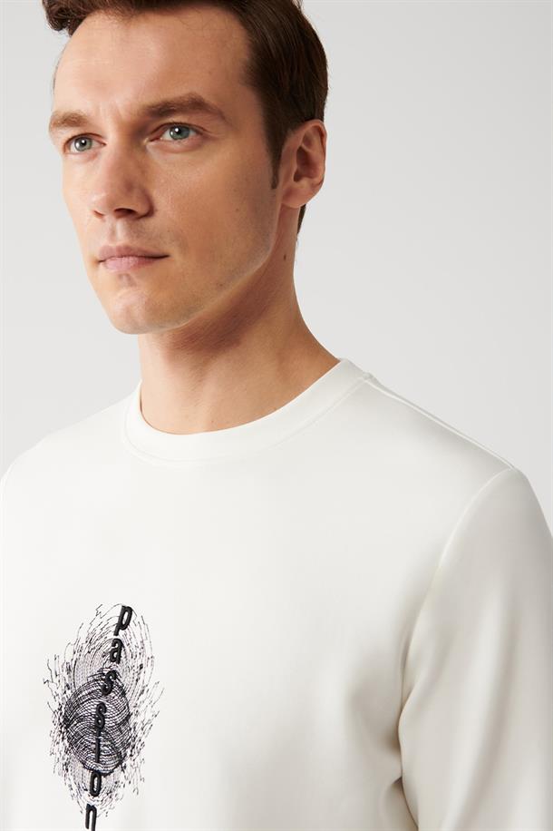Beyaz İnterlok Kumaş Bisiklet Yaka Baskılı Sweatshirt