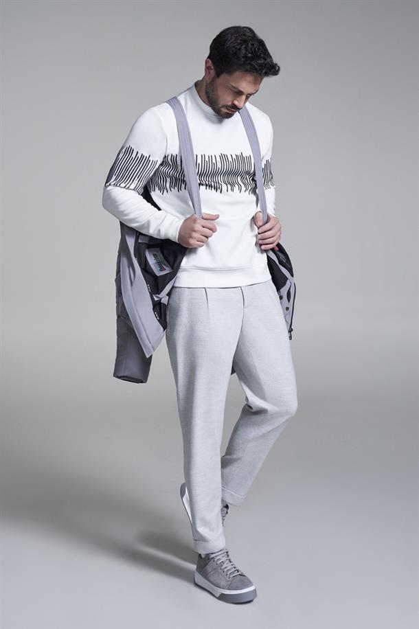 Beyaz İnterlok Kumaş Bisiklet Yaka Baskılı Sweatshirt